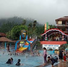 Sebagai penghilang penat dari kegiatan suntuk yang dihadapi. Guciku Hot Waterboom Tiket Info Wisata Juni 2021 Villa
