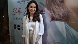 Want to discover art related to steffi_zamora? Mantan Suami Rachel Vennya Pacari Steffi Zamora