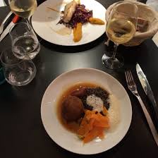 Les Tetes D Ail Toulouse Restaurant Une Jolie Adresse Tenue Par Un Couple De Passionnes Du Gout Dans L Assiette Et Des Bons C Est Bon Toulouse Restaurant