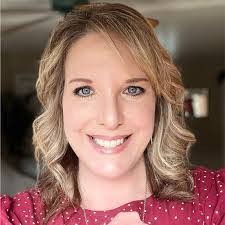 Tara Whitlock's Instagram, Twitter & Facebook