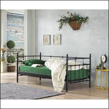 İkinci el genç sedir yatak modelleri en uygun fiyatlar ve indirim fırsatıyla dekopasaj'da! Daybed Yatak Kanepe Modelleri Karyola Divan 2020