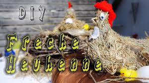 Huhn und osterhasen zum hinstellen und schaukeln aus buntem papier basteln. Osterdeko Selber Machen Freche Heu Henne Diy Youtube