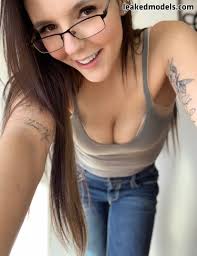 dallyallyallas2.0  glassescutie24 Nackt Leaks OnlyFans Foto 7 - Geleakte  Models