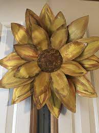 Find artificial flowers in bulk such as roses, lilies, daisies, carnations, garlands, and more for just $1 each at dollar tree. Pin On Diy Crafts