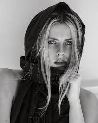 Casey Sutherland's Instagram, Twitter & Facebook