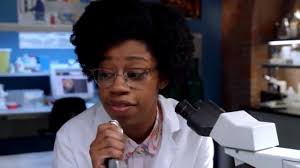 Le 13 avril 2018, cbs a annoncé le renouvellement de la série pour une saison supplémentaires. La Saison 16 De Ncis Devoile Un Premier Extrait De Sa Nouvelle Abby Premiere Fr