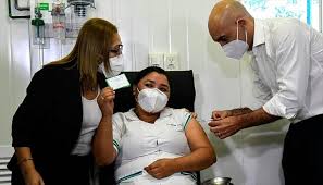 Información oficial sobre la vacunación contra el nuevo coronavirus. La Enfermera Mirian Arrua Es La Primera Persona En Paraguay Que Recibe La Vacuna Sputnik V