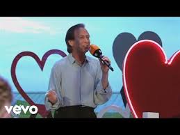 Dabei war in wahrheit nicht die spd an allem schuld, sondern richard nixon. Michael Holm Barfuss Im Regen Wann Wird S Mal Wieder Richtig Sommer 08 08 1999 Vod Youtube Barfuss Im Regen Deutsche Schlager Gif Bilder Lustig