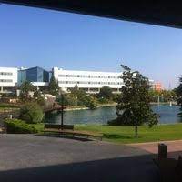 It has a marked international character and offers more than 80 programs in bilingual format, only in english or in other languages. Universidad Europea De Madrid Uem Universitat