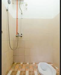 Namun tidak perlu khawatir, dengan desain yang tepat kamu bisa mengatasi masalah ini. Desain Kamar Mandi Kecil Dan Sederhana Info Kece