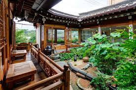Masineun Tteul Teahouse In Bukchon Hanok Village Source Robert Koehler Travel Photography Traditional Japanese House Open Courtyard Courtyard Design