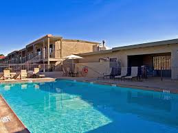 The villa offers just 8 luxurious guest rooms, 6 located in the main house and 2 in the carriage house. Best Western Desert Villa Inn In Barstow Zum Tiefstpreis Buchen