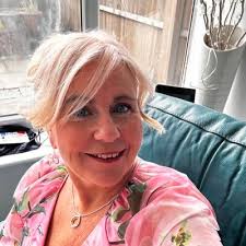 Helen Macklin (@helen_macklin)