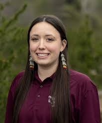 Kari Dow's Instagram, Twitter & Facebook