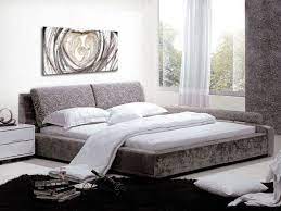 Come aggiungere un tocco di classe in più a una camera da letto quasi perfetta? I Quadri Nella Camera Da Letto