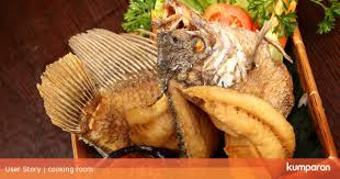 Selain digoreng, ikan gurame juga bisa dipanggang dan dilengkapi dengan sambal kecap. Resep Gurame Goreng Dan Sambal Terasi Kumparan Com