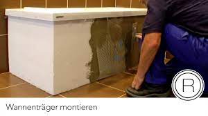 Die übliche verkleidung der styroporoberflächen im badezimmer wird aus wandfliesen montiert. Montage Eines Wannentragers Youtube