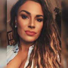 Danielle Roseberry's Instagram, Twitter & Facebook