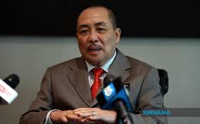 Yb dato' seri mohamed azmin ali. Ketua Menteri Sabah Cina