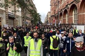 Mercredi 1er mai 2019, un capitaine de police d'une compagnie de crs de toulouse, présente sur la manifestation de paris, a été blessé à la tête. Toulouse Ce Qu Il Faut Savoir Sur Les Manifestations Du 1er Mai Mercredi Dans La Ville Rose Actu Toulouse