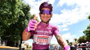 Caleb ewan survived being boxed in on the final straight to secure his first victory at this year's giro d'italia; 0j Khlu7iz9im