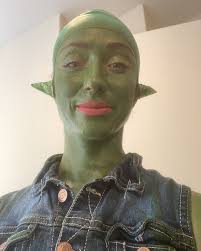 Would you mind if I…..dump here, m'lady? 🧙 ✨ . . . #goblin #goblincore  #goblinking #gymrat #gymworkout #gymgirls #gymgoals #rennaissance #fitness  #muscle #strongwomen