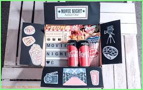 Gift Boxes Diy Geschenk Kino Box Movie Night Diygiftsboxbaby Diygiftsboxrustic Diy Geschenke Partner Geschenk Fur Partner Gutschein Geburtstag