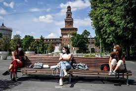 Si torna ai tempi del lockdown, seppure parziale, nella regione più colpita dalla pandemia. Lombardia Inizia Il Countdown Per La Zona Bianca E Da Oggi Coprifuoco A Mezzanotte