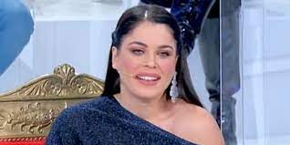 Nel breve video di presentazione al programma, samantha curcio racconta di aver lavorato sempre fin da. Uomini E Donne Oggi 17 Marzo 2021 Samantha E Gero Inizio Di Conoscenza