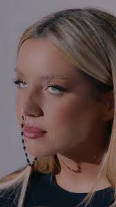 Lola Indigo se Une a Pepe y Vizio en el Estreno de ¡Deplastilina!