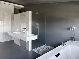 Moderne Komplettausstattung Des Badezimmers Von Abisz Bad Inspiration Badezimmer Farben Badezimmer