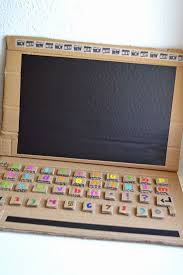 Caixa Misteriosa De 20 Reais De Brinquedos Chalk Cardboard Computer Cardboard Crafts Kids Cardboard Box Crafts Cardboard Crafts