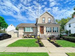 7681 Amboy Rd, Staten Island, NY 10307