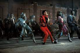 Yes, that loveable halloween tune is thriller, michael jackson's infamous dark novelty track from the '80s that features creaking doors, howling wolves and so if you want to master jackson's trademark thriller dance moves, let a very excitable dancin' kim show you the ropes in the video below Thriller Dance Hd Michael Jackson Thriller Michael Jackson Art Michael Jackson