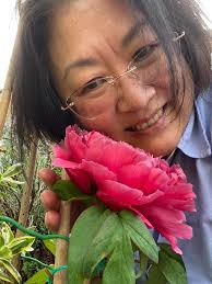 Hi 👋 I got 25 DA roses in my back garden, but now got my first Chinese  tree peony last year and today she has her first bloom, So big and beautiful