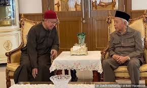 Zulkifli had served as a member of the fatwa council in terengganu (from 2005 until 2014) and negri sembilan (from 2000 until 2010). Malaysiakini 5 States 3 Mosques 3 Varsities Where Minister Went Before Testing Positive