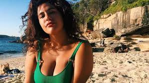 This is also far from the first time that serena has shown venus love on social media. That Weird Time I Was Serena Williams Sports Bra Tester