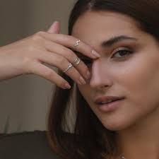 Vicky Ring's Instagram, Twitter & Facebook