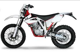 Lowest price | latest model kawasaki j300 abs (2016) from rm31,498. Ajp Pr4 240 Enduro Pro 2016 233cc Enduro Price Specifications Videos