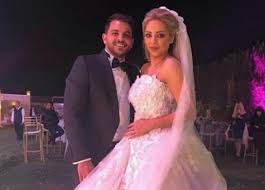 ومن المقرر أن تعقد جلسة بعد بضعة ساعات بين محمد رشاد وأحد الأشخاص من عائلته ومي حلمي لتحديد إجراءات الطلاق الرسمي. Ø£ÙˆÙ„ ØªØ¹Ù„ÙŠÙ‚ Ù„Ù…Ø­Ù…Ø¯ Ø±Ø´Ø§Ø¯ Ø¨Ø¹Ø¯ Ø²ÙˆØ§Ø¬Ù‡ Ù…Ù† Ù…ÙŠ Ø­Ù„Ù…ÙŠ Ø®Ø¨Ø± ÙÙŠ Ø§Ù„ÙÙ†