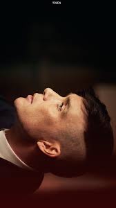 The leader of the peaky blinders has a harsh haircut because it matches his well known edgy behaviour. Do You Like Thomas Shelby S Hairstyle Peakyblinders