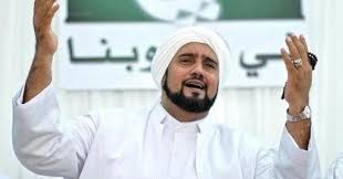 Lahir di jakarta pada tanggal 20 rojab1413 hijriyah. Biografi Habib Syech Lengkap