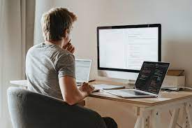 O teletrabalho surgiu como uma transformação no modo de se realizar o trabalho, mediado e viabilizado pelas tecnologias da informação e da comunicação (tic). O Que E Teletrabalho Entenda A Lei Na Reforma Trabalhista