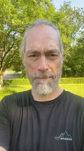 Vandaag wéér een intake met een man die alles heeft, maar er geen ene reet  meer aanvindt. Ik zeg ‘weer’ omdat dit zo vaak gebeurt. Mannen stoempen  naar de top, kijken dan om zich heen en zien een ...