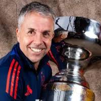 Manuel Mayo confirma la renovación de dos figuras de Universidad de Chile:  "Son pilares fundamentales"