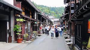 As of 1 january 2019, the city had an estimated population of 88,473 in 35,644 households, and a population density of 41 persons per km2. Takayama Suggested Itinerary 1 Day Takayama Walking