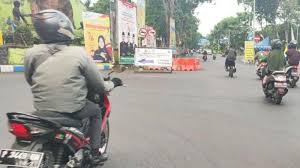 Jual gantungan kunci kamar hotel kab probolinggo logam advert tokopedia / probolinggo beralih k. Sejumlah Ruas Jalan Di Kota Probolinggo Kembali Dibuka Polisi Ajak Masyarakat Tetap Patuhi Prokes Surya