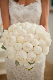 If you are thinking of an all white wedding bouquet with just a touch of green we absolutely love the green hypericum berry by the way we this 5 stems of white hydrangea 15 white ranunculus 12 white patience cabbage roses 7 white stock 7 white parrot tulips 5 fringe white tulips 15 double white. 55 White Wedding Ideas For Romantic Wedding Deer Pearl Flowers