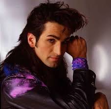 Paul King is a British-Irish singer, musician, VJ and TV presenter. King  was the lead singer of the 1980s band King and has released five albums in  his musical career. 🎤