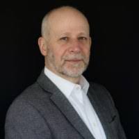 Gary Schrader's Instagram, Twitter & Facebook